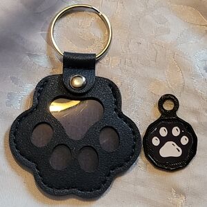 🔮NEW🔮 Dark Blue Paw Print Key Holder
